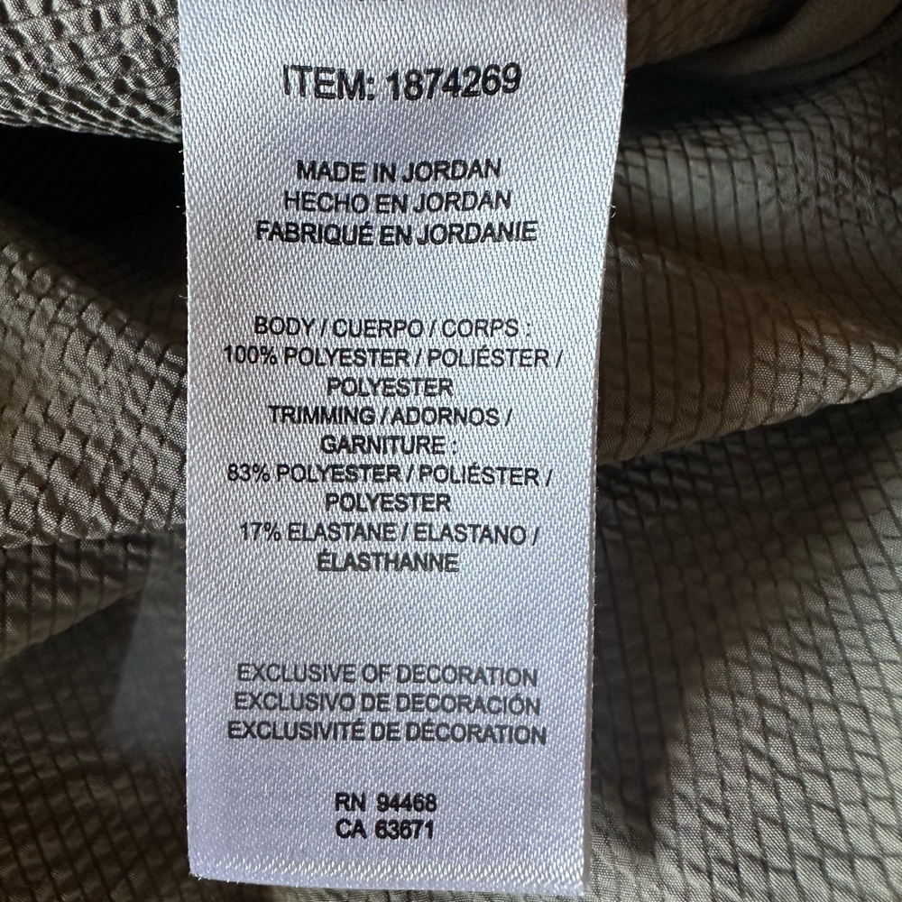 Women's Cropped Cargo Ankle Pants in Sage green - Picture 5 of 5